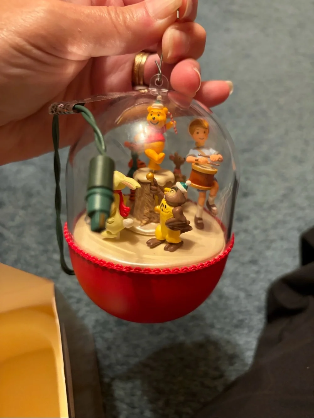 Hallmark Keepsake Winnie the Pooh Parade Musical Ornament 1994